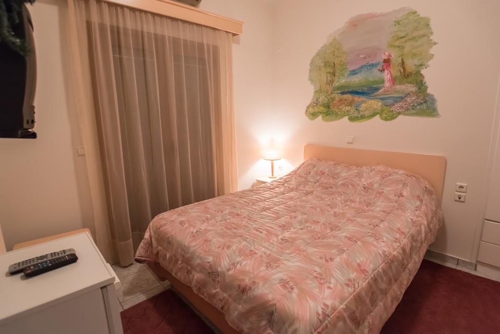 Artemis Hotel Karpenisi Room photo